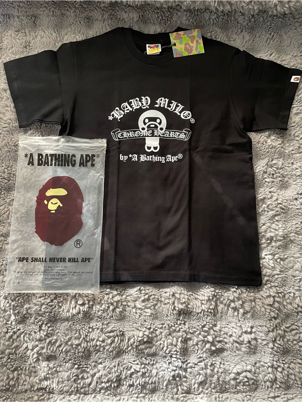 A Bathing Ape Baby Milo Black Graphic Short Sleeve Tee